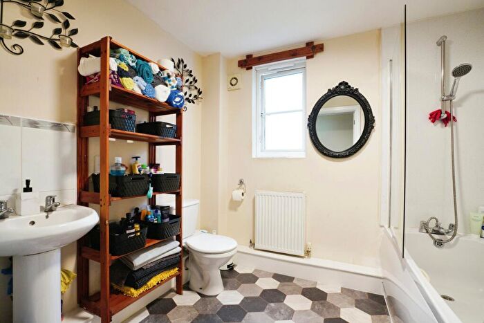 2 Bedroom Flat For Sale In Tryelyn, Bodmin, Cornwall, PL31