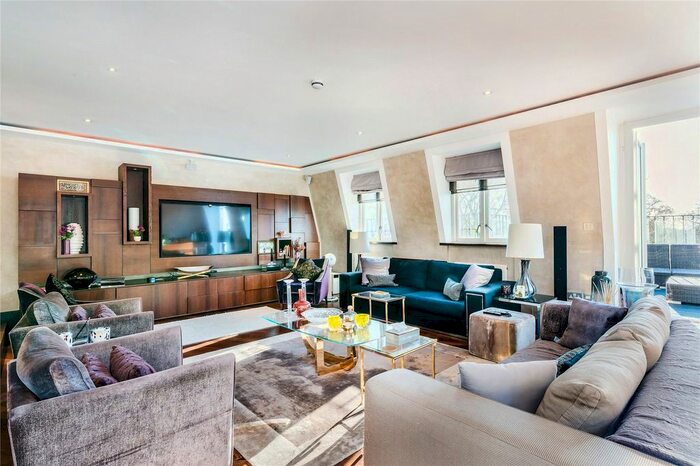 3 Bedroom Flat To Rent In Park Lane, Mayfair, W1K