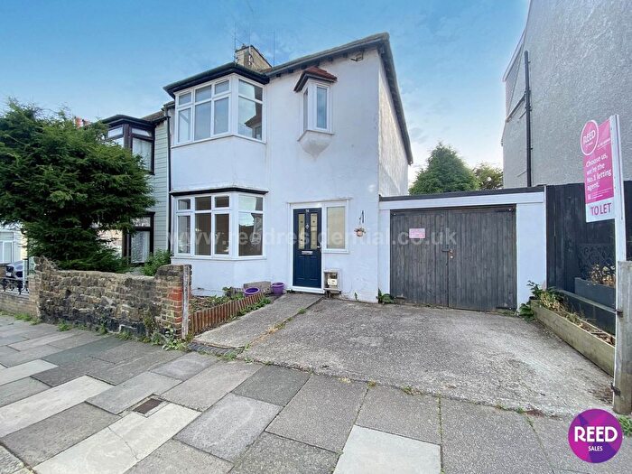 3 Bedroom Property To Rent In Macdonald Avenue, Westcliff On Sea, SS0