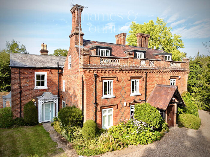 1 Bedroom Apartment For Sale In Historic Totteridge House, Totteridge Lane, Totteridge Common - Share Of Freehold, HP13