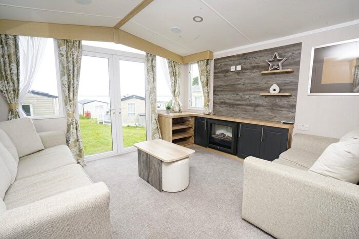 2 Bedroom Mobile/park Home For Sale In Pegwell Road, Ramsgate, CT11
