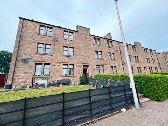 2 Bedroom Flat To Rent In Corso Street, Dundee, DD2
