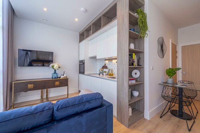 Apartment To Rent In Aviator Park Two Addlestone, KT15