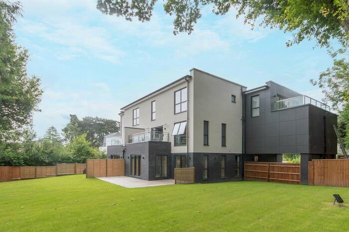 2 Bedroom Flat To Rent In The Residence, Hadham Road, Bishops Stortford, Herts, CM23