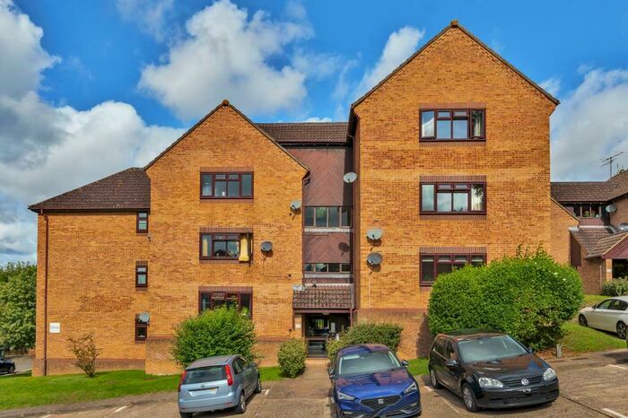 2 Bedroom Apartment To Rent In High Wycombe, Buckinghamshire, HP13