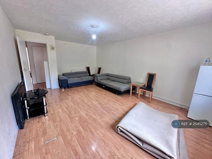 2 Bedroom Flat To Rent In Waterfield Close, Belvedere, DA17