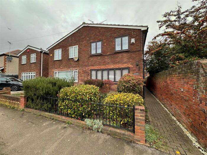 3 Bedroom Semi-Detached House For Sale In High Road, Fobbing, Stanford-Le-Hope, SS17