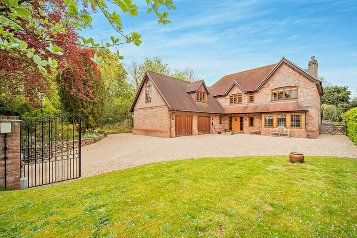 5 Bedroom Detached House For Sale In Bethesda Street, Upper Basildon, Reading, RG8