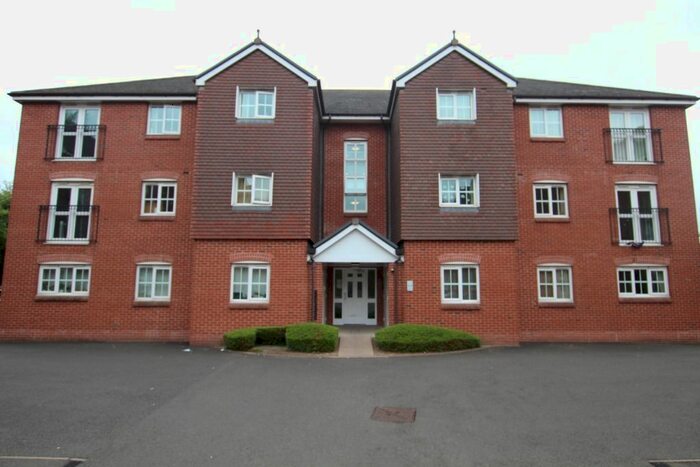 2 Bedroom Flat To Rent In Hendeley Court, Burton-On-Trent, DE14