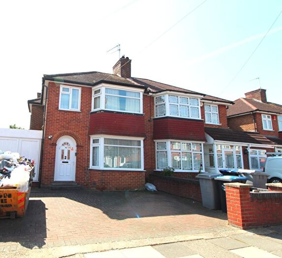 3 Bedroom Semi Detached House For Sale In Calder Gardens, Edgware, HA8