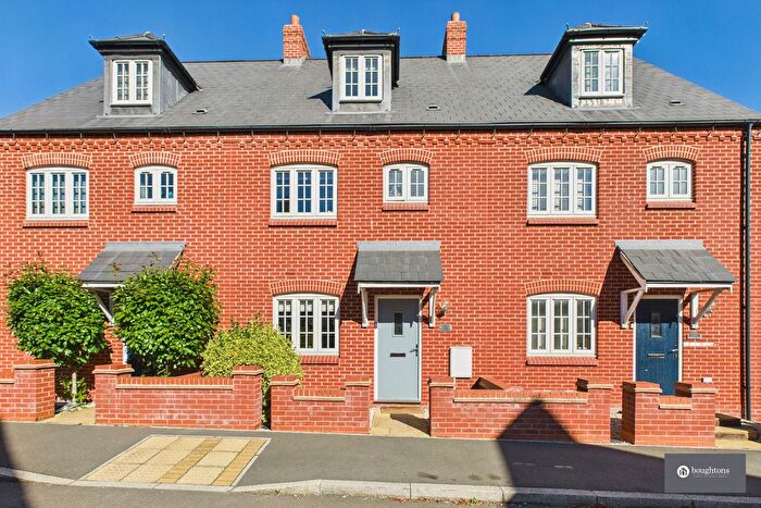 4 Bedroom Terraced House For Sale In Foxhills Way, Brackley, NN13