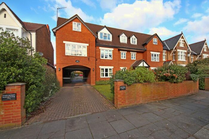 2 Bedroom Flat To Rent In The Gables, - Waldeck Road, London, W13