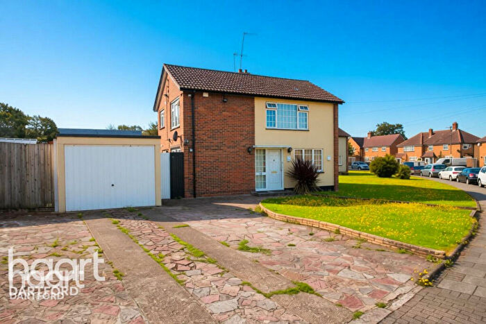 3 Bedroom Detached House To Rent In Plantation Drive, Orpington, BR5