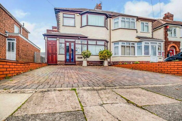 4 Bedroom Property To Rent In Wensleydale Road, Great Barr, Birmingham, B42