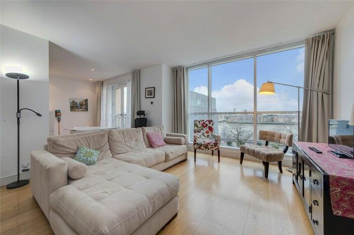 2 Bedroom Flat For Sale In Eaton House, Westferry Circus, E14