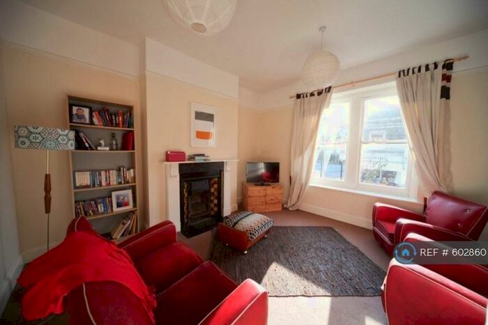 2 Bedroom Flat To Rent In Manor Park, Bristol, BS6