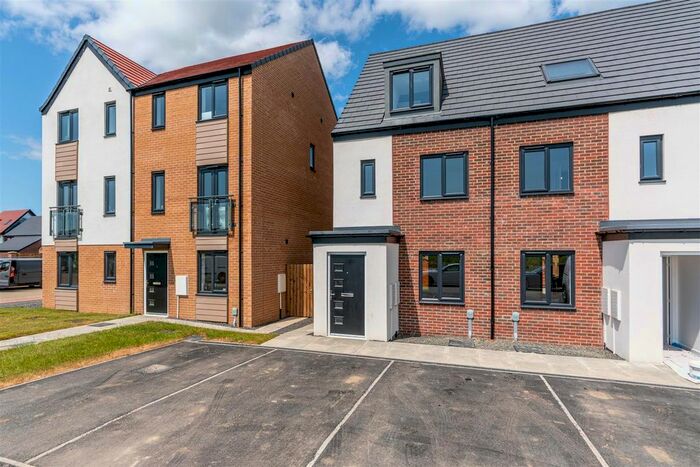 3 Bedroom End Of Terrace House To Rent In Poppy Place, The Maples, Great Park, NE13