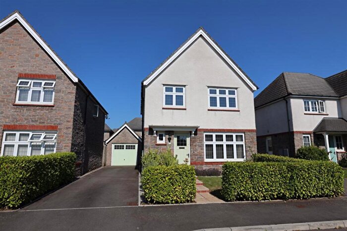 3 Bedroom Detached House For Sale In Cae Newydd, St. Nicholas, Cardiff, CF5