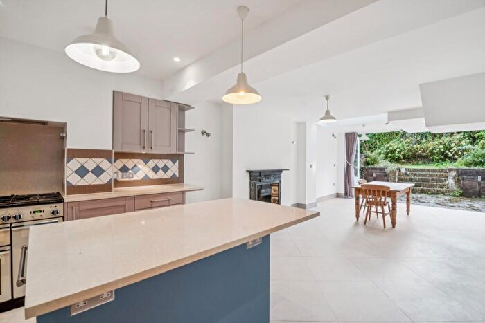 4 Bedroom Terraced House To Rent In Rheidol Terrace London, N1