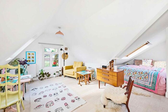 1 Bedroom Flat For Sale In Ravensbourne Park, Catford, SE6