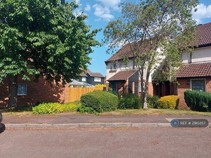 1 Bedroom Maisonette To Rent In Merling Croft, Berkhamsted, HP4