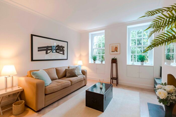 1 Bedroom Flat To Rent In Mallord Street, London, SW3