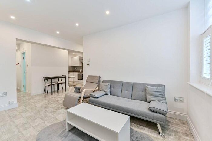 1 Bedroom Flat To Rent In Newell Street, Limehouse, London, E14