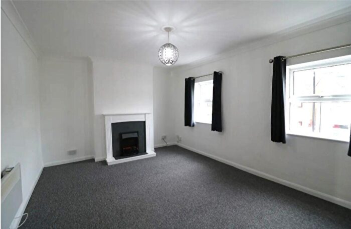 Studio To Rent In Holland Road, London, SE25