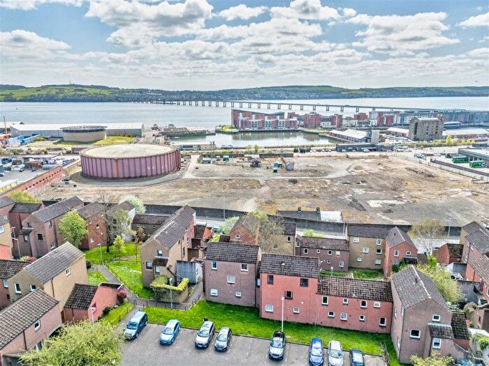 3 Bedroom Flat To Rent In Lilybank Terrace, Dundee, DD4