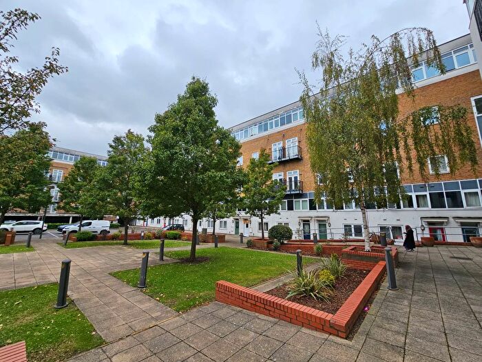1 Bedroom Flat To Rent In Romford Road, London, E15
