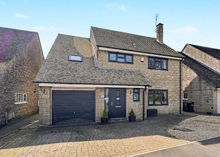 4 Bedroom Detached House For Sale In Barn End, Marshfield, SN14