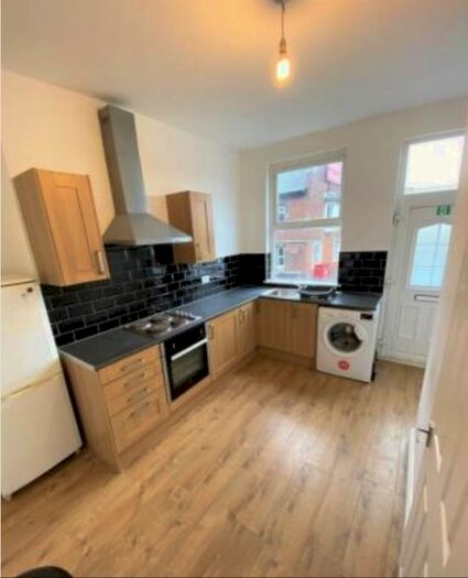 1 Bedroom Flat To Rent In Buslingthorpe Lane, Leeds, LS7