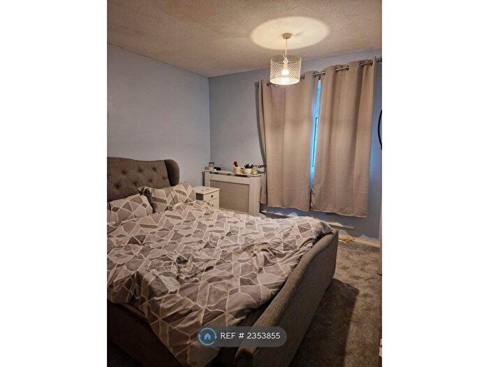 3 Bedroom End Of Terrace House To Rent In Tangmere Drive, Southampton, SO16