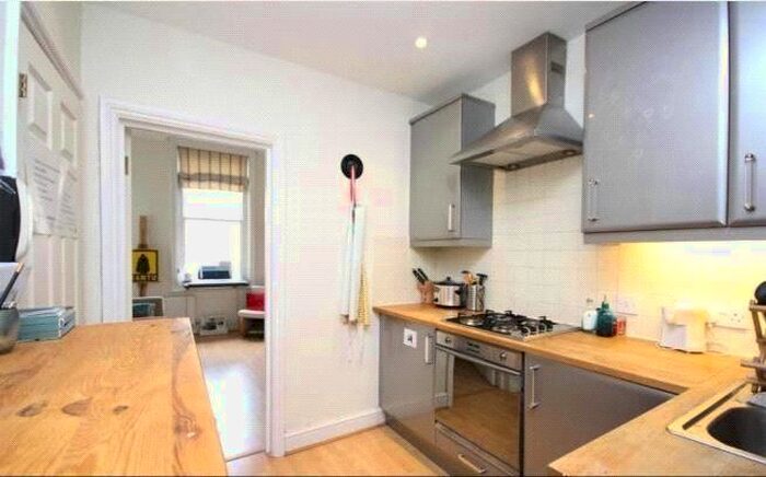 1 Bedroom Flat To Rent In Upper Richmond Road, London SW15