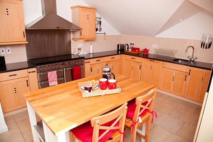 3 Bedroom Flat To Rent In East London Street, New Town, Edinburgh, EH7