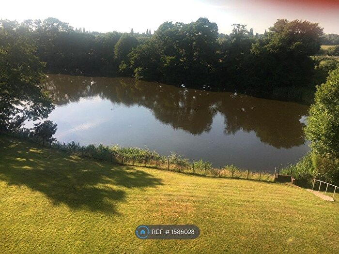 2 Bedroom Flat To Rent In Vale Road, Weybridge, KT13