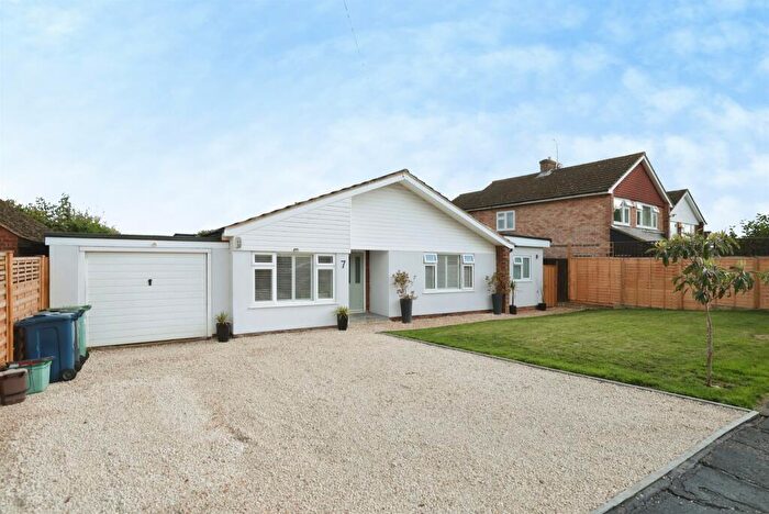 4 Bedroom Detached Bungalow For Sale In The Warren, Chesham, HP5