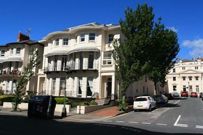 2 Bedroom Flat To Rent In Lansdowne Place, Hove, BN3