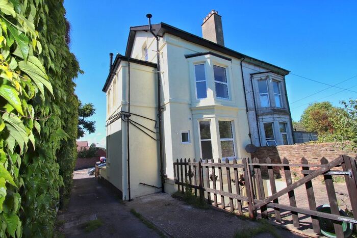 3 Bedroom Flat To Rent In London Road, Deal, CT14