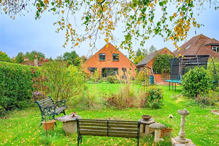 4 Bedroom Detached House For Sale In Water Lane, Bovingdon, Hemel Hempstead, HP3