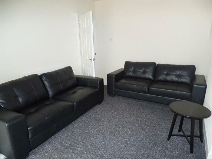 5 Bedroom House To Rent In Templar Avenue, Tile Hill, Coventry, CV4