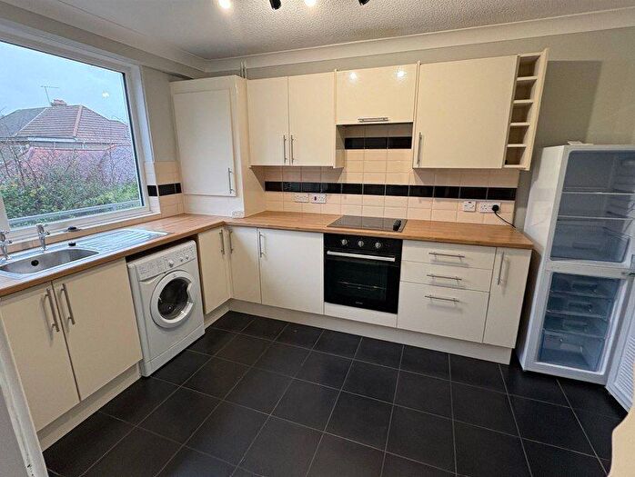 2 Bedroom Flat To Rent In Sketty, Swansea, SA2