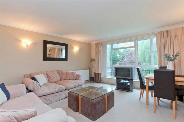 3 Bedroom Flat To Rent In St. John's Avenue, London, SW15