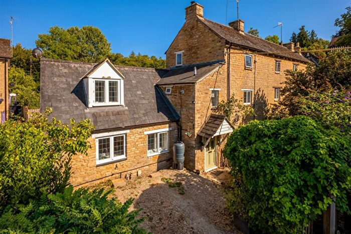 3 Bedroom Cottage For Sale In The Slade, Charlbury, OX7