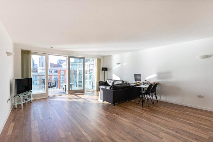 2 Bedroom Flat To Rent In New Providence Wharf, Fairmont Avenue, Canary Wharf, London, E14