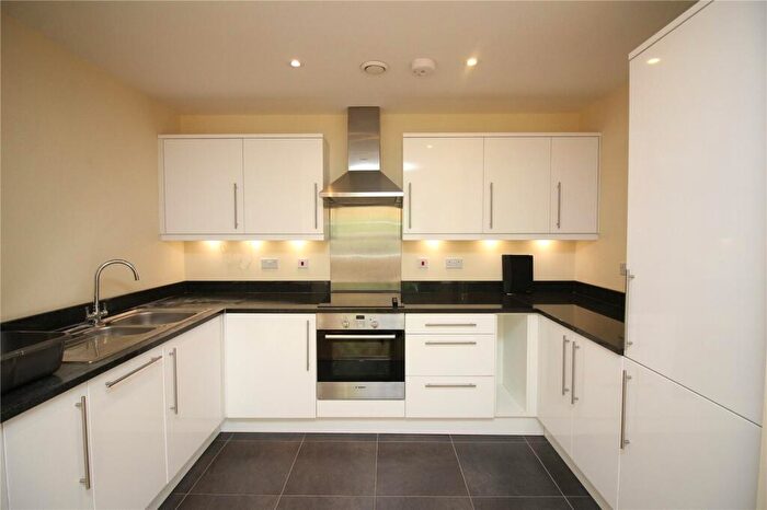 1 Bedroom Apartment To Rent In Averil Court, East End Road, Finchley, N3