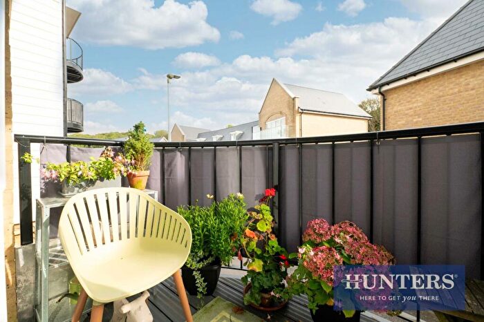 1 Bedroom Flat For Sale In Gunpowder Road, Worcester Park, KT4