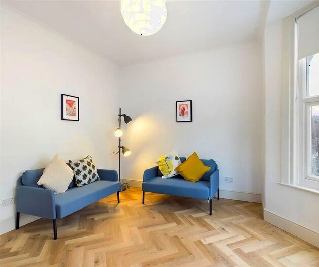 1 Bedroom Flat To Rent In Hayter Road, London, SW2