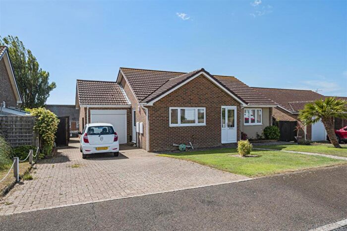 2 Bedroom Detached Bungalow For Sale In Clementine Avenue, Seaford, BN25