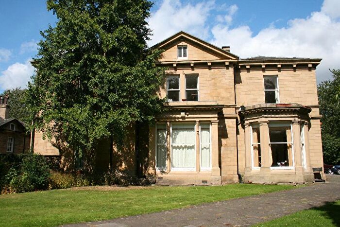 2 Bedroom Flat To Rent In Ridgeway House, LS6